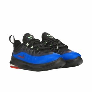 Nike Air Max Axis Sneaker